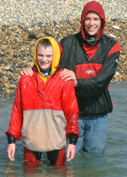 cagoule blue red survival swimming in clothes