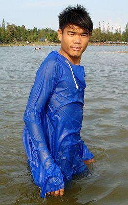 long cagoule gets wet in the lake