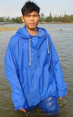 long cagoule gets wet in the lake