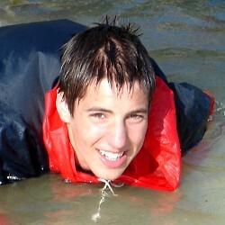 cagoule blue red survival swimming in clothes